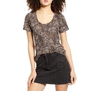 Socialite Scoop Neck Leopard Print Short Sleeve T-Shirt size small